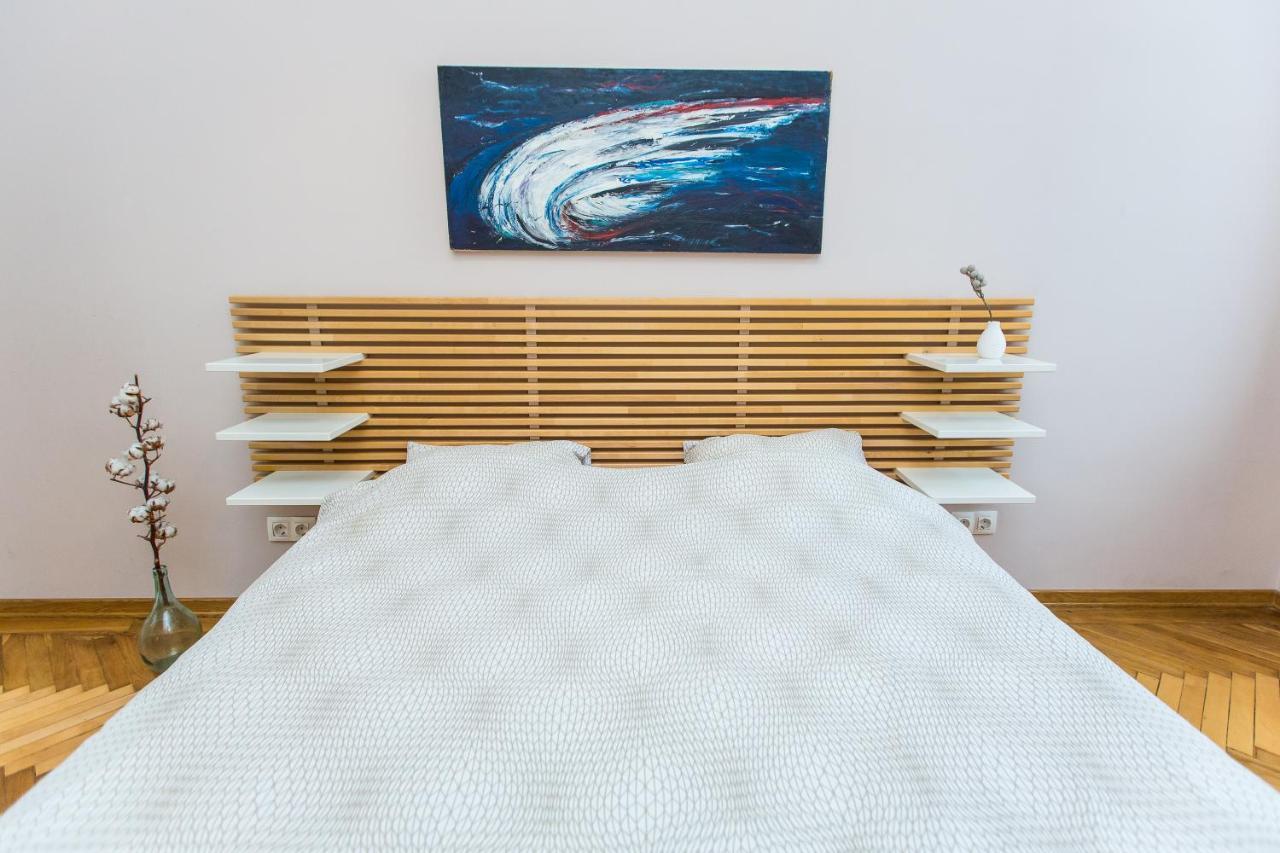 Light And Spacious Apartment On Gazova Str リヴィウ エクステリア 写真