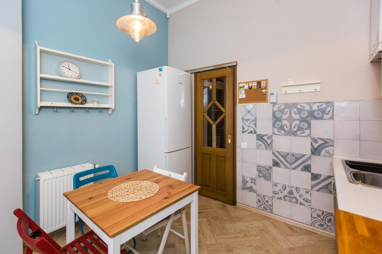 Light And Spacious Apartment On Gazova Str リヴィウ エクステリア 写真