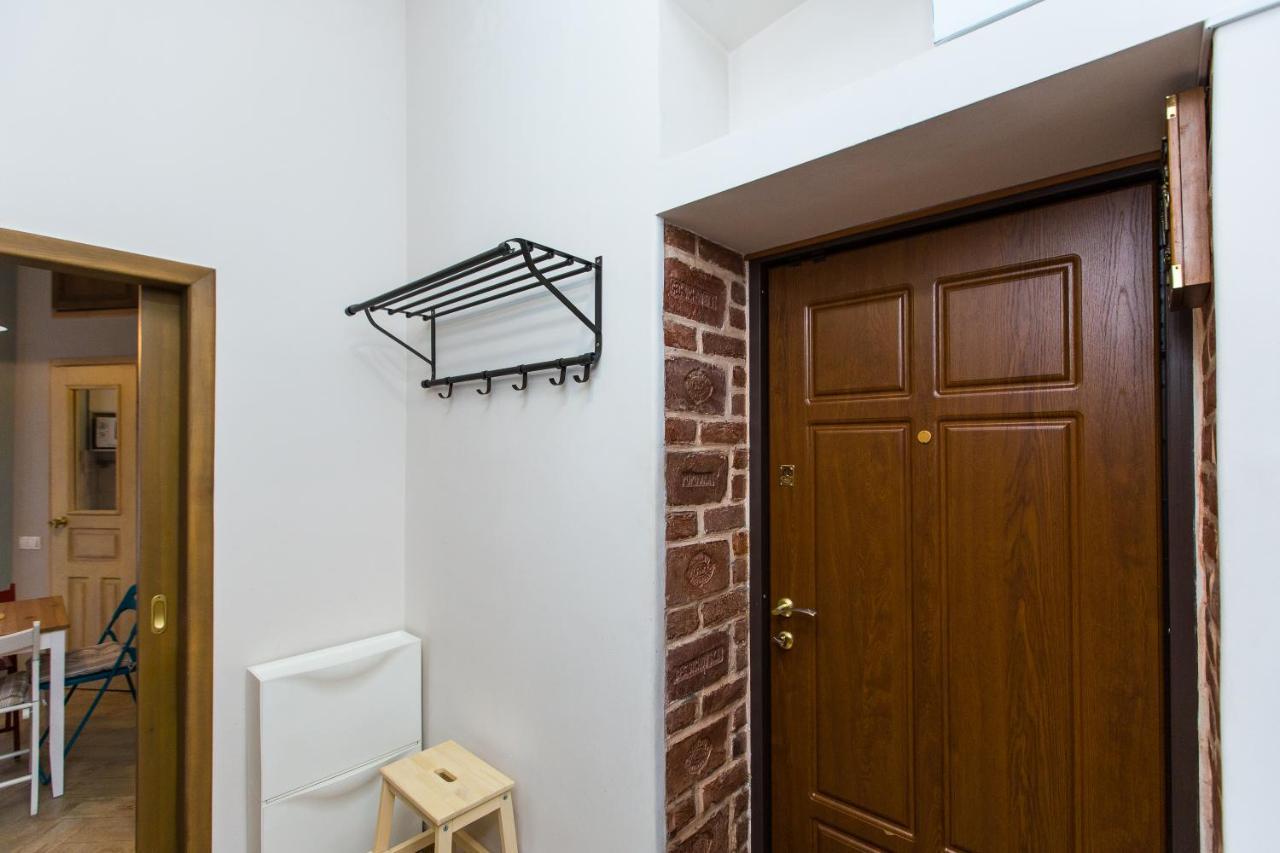 Light And Spacious Apartment On Gazova Str リヴィウ エクステリア 写真