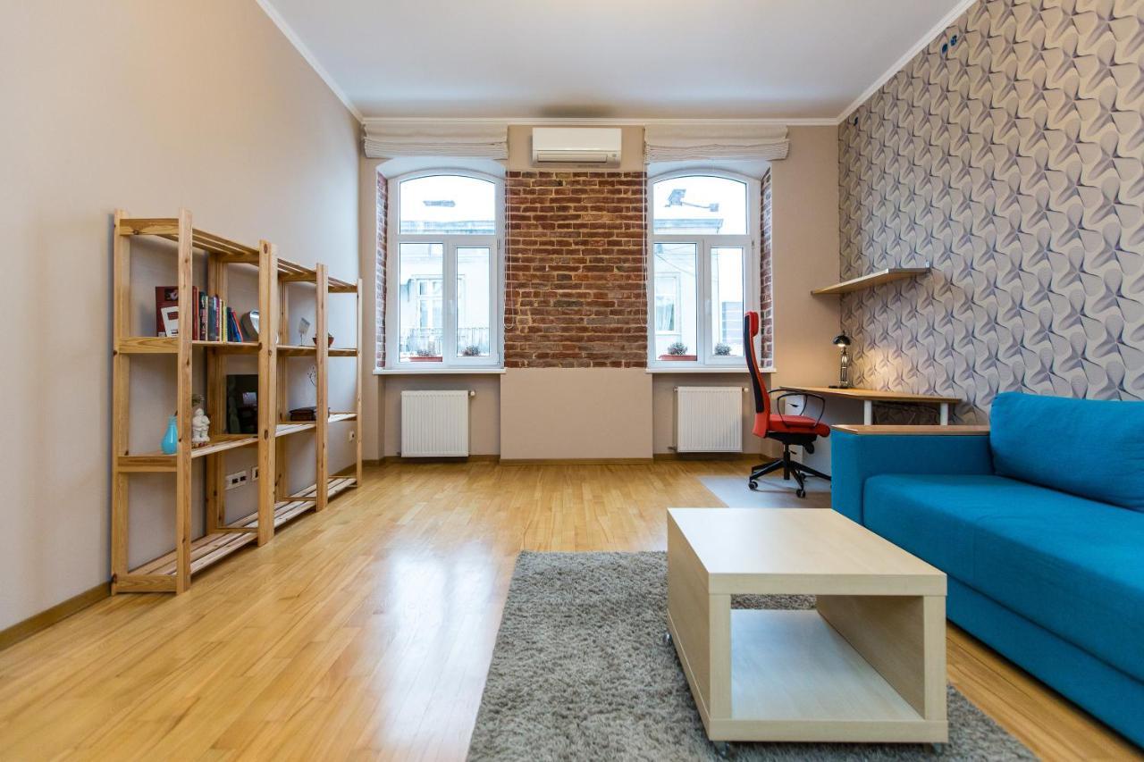 Light And Spacious Apartment On Gazova Str リヴィウ エクステリア 写真