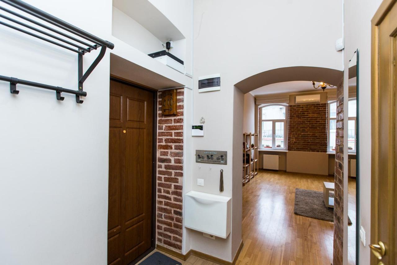 Light And Spacious Apartment On Gazova Str リヴィウ エクステリア 写真